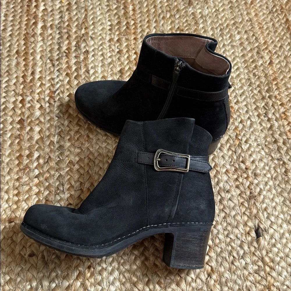 Dansko 37 Hartley Black Ankle Bootie Boot Clog Buckle Shoe - Picture 9 of 9